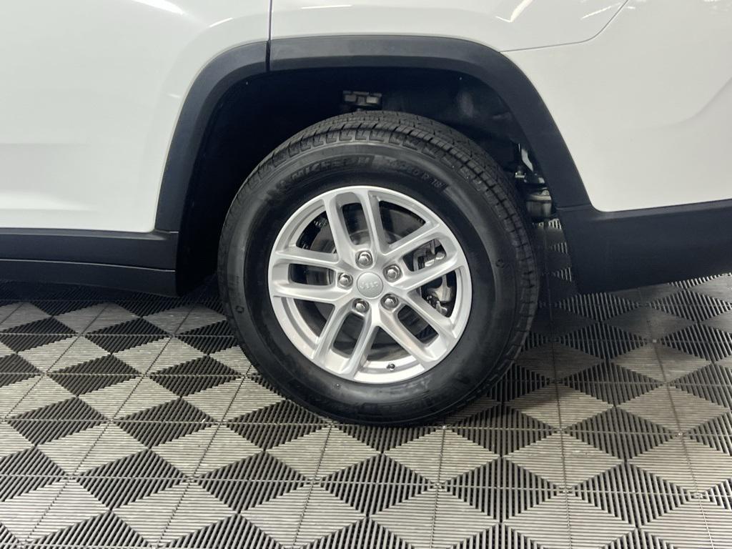 used 2024 Jeep Grand Cherokee L car, priced at $27,675