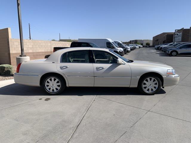 used 2003 Lincoln Town Car car, priced at $11,995