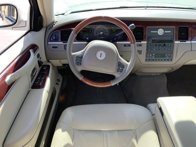 used 2003 Lincoln Town Car car, priced at $11,995