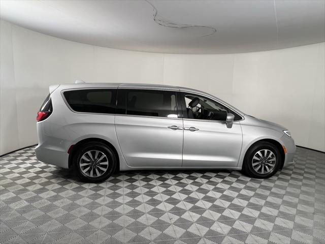 used 2022 Chrysler Pacifica Hybrid car, priced at $26,575