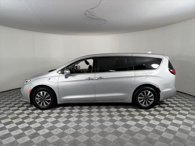 used 2022 Chrysler Pacifica Hybrid car, priced at $26,575