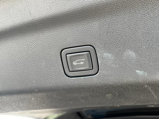 used 2024 GMC Yukon car, priced at $60,673