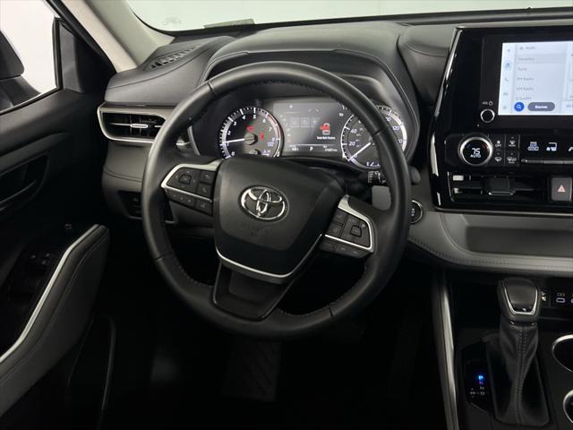 used 2023 Toyota Highlander car, priced at $32,273