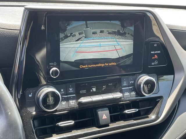 used 2023 Toyota Highlander car, priced at $38,573
