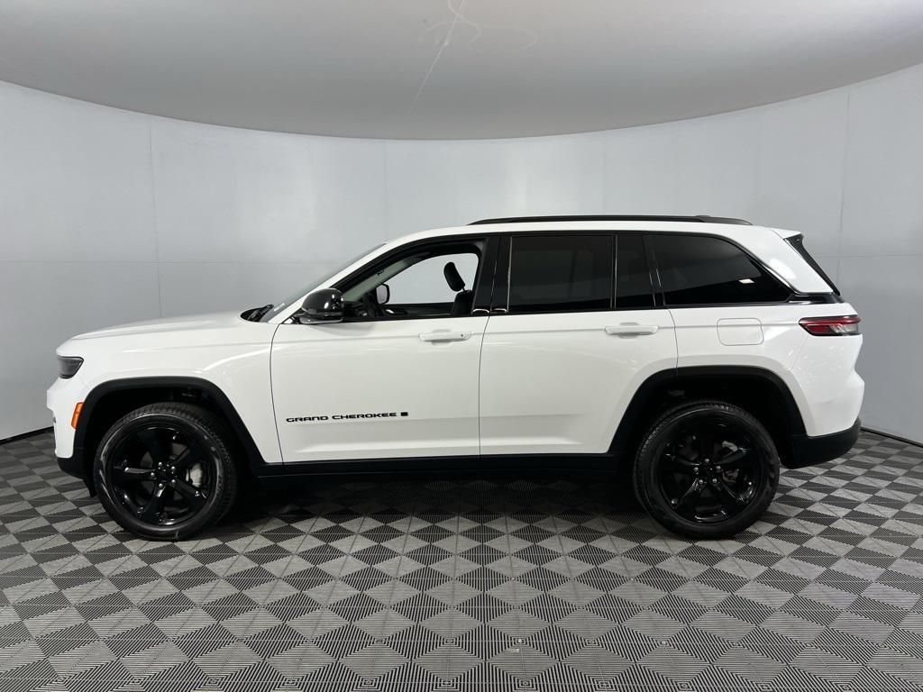 used 2023 Jeep Grand Cherokee car, priced at $31,375