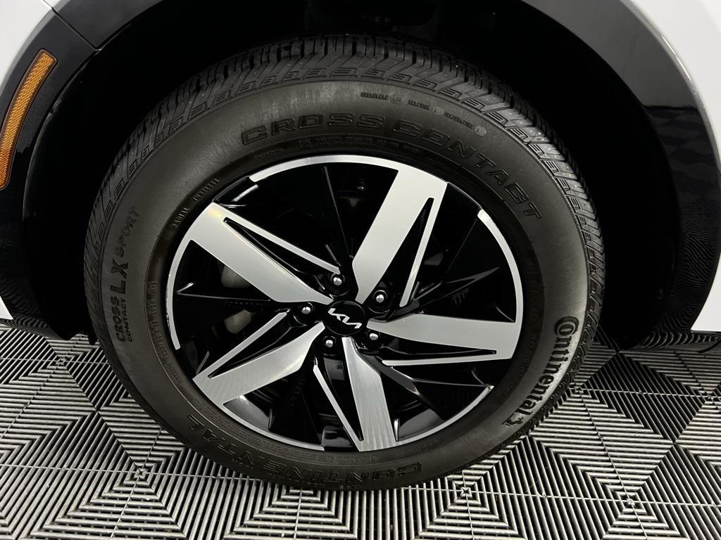 used 2023 Kia Sorento car, priced at $26,075