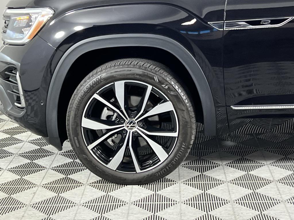 used 2024 Volkswagen Atlas car, priced at $38,075