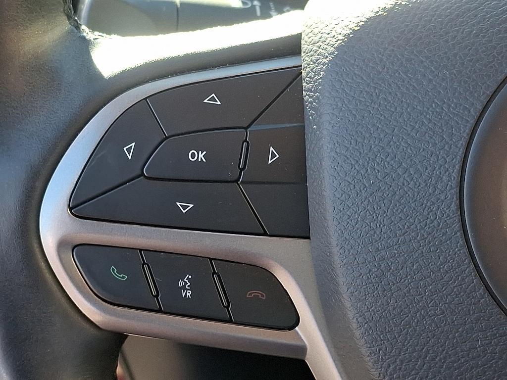 used 2019 Jeep Cherokee car, priced at $20,697