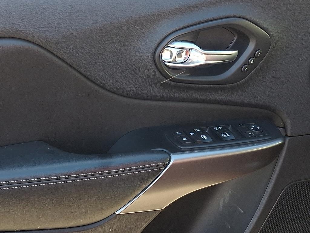 used 2019 Jeep Cherokee car, priced at $20,697