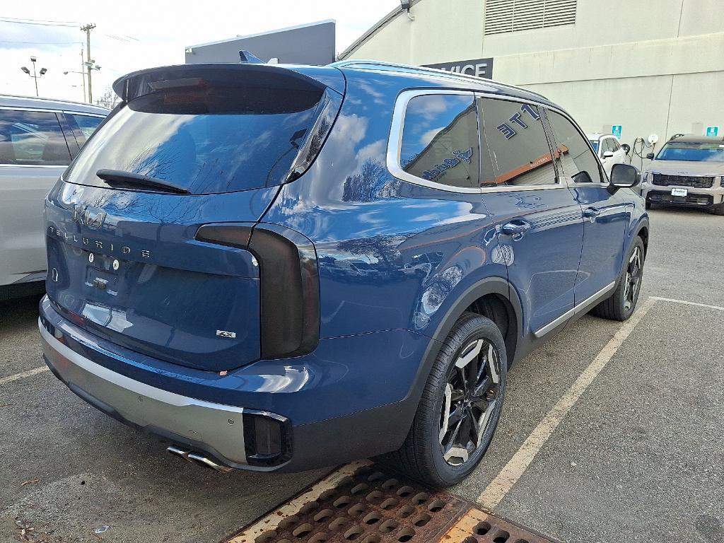 used 2023 Kia Telluride car, priced at $37,387
