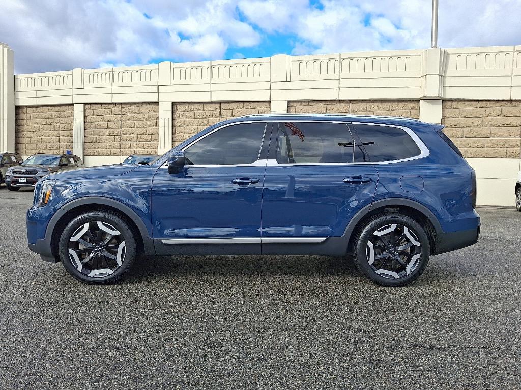 used 2023 Kia Telluride car, priced at $37,387
