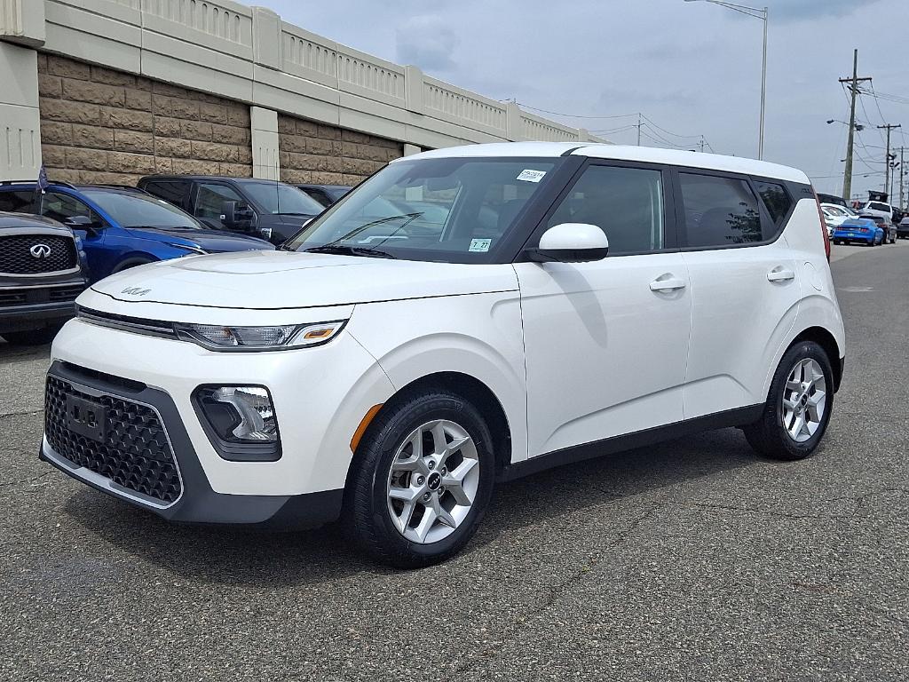 used 2022 Kia Soul car, priced at $17,998