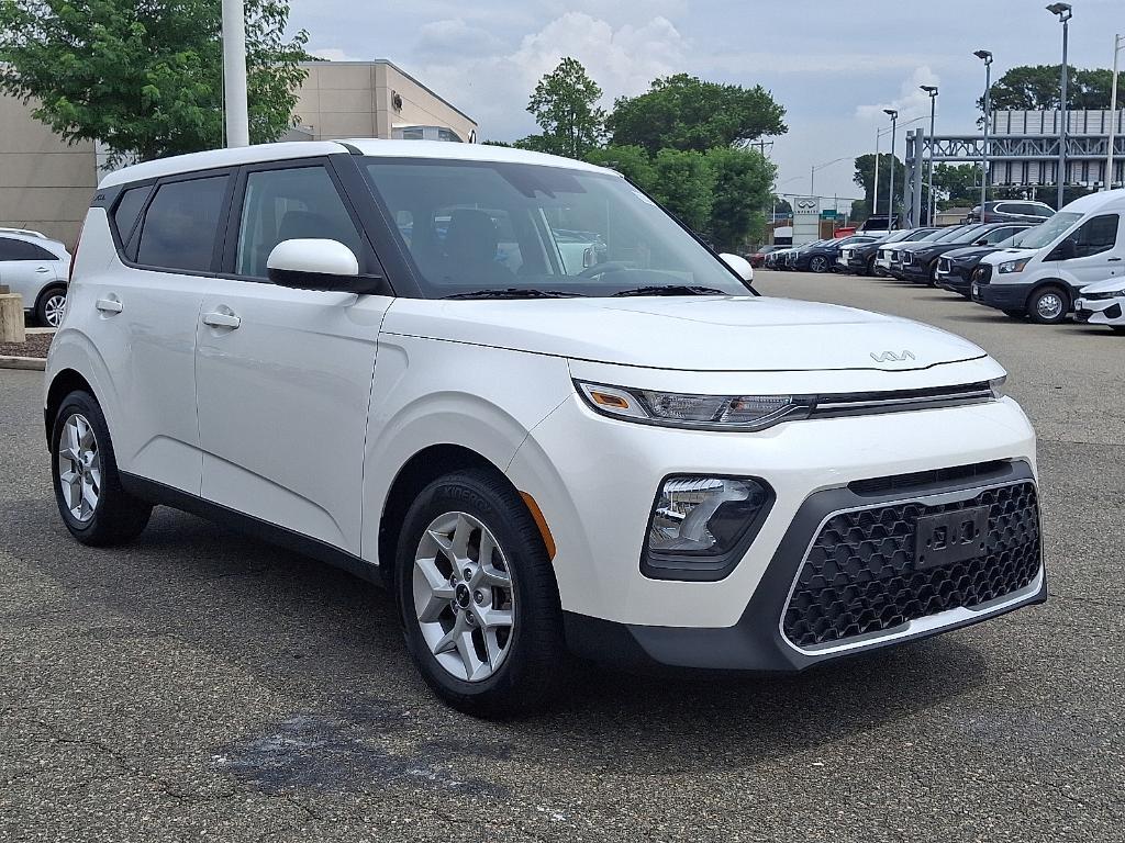 used 2022 Kia Soul car, priced at $17,998
