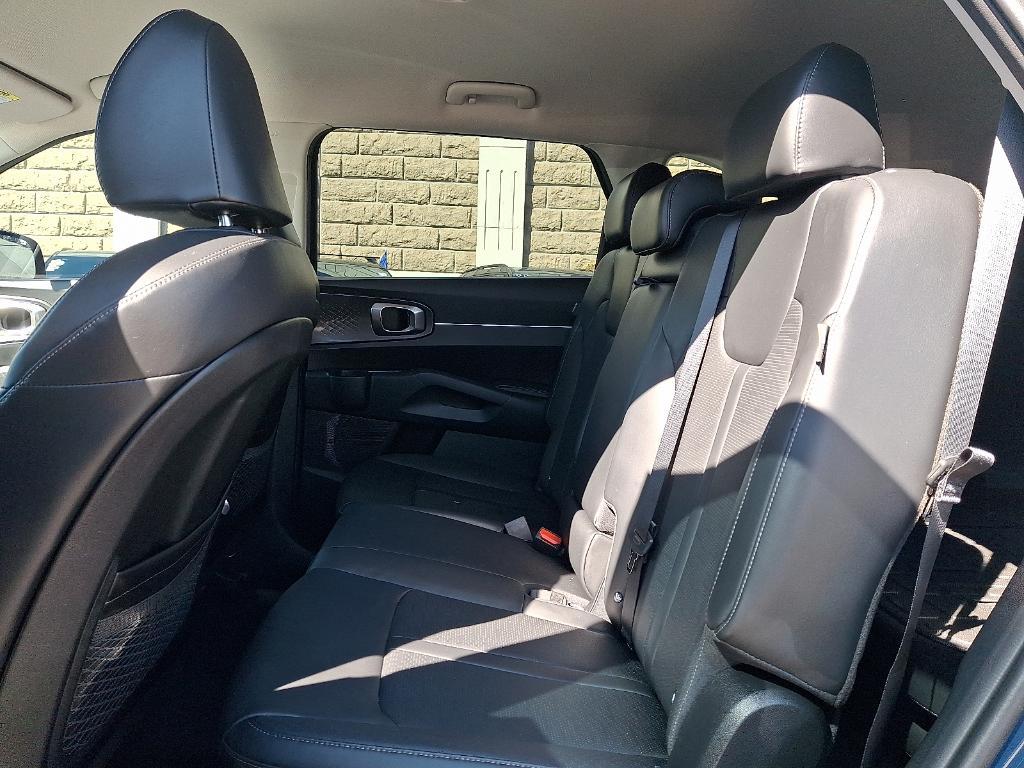 used 2025 Kia Sorento car, priced at $32,837