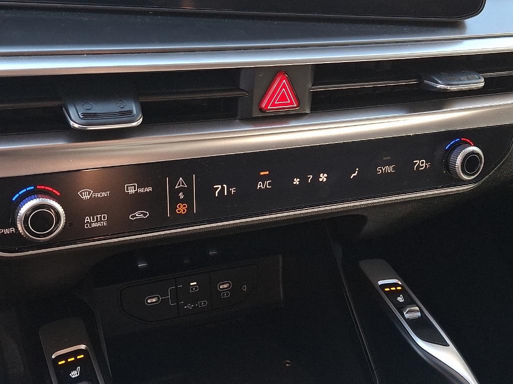 used 2025 Kia Sorento car, priced at $32,837