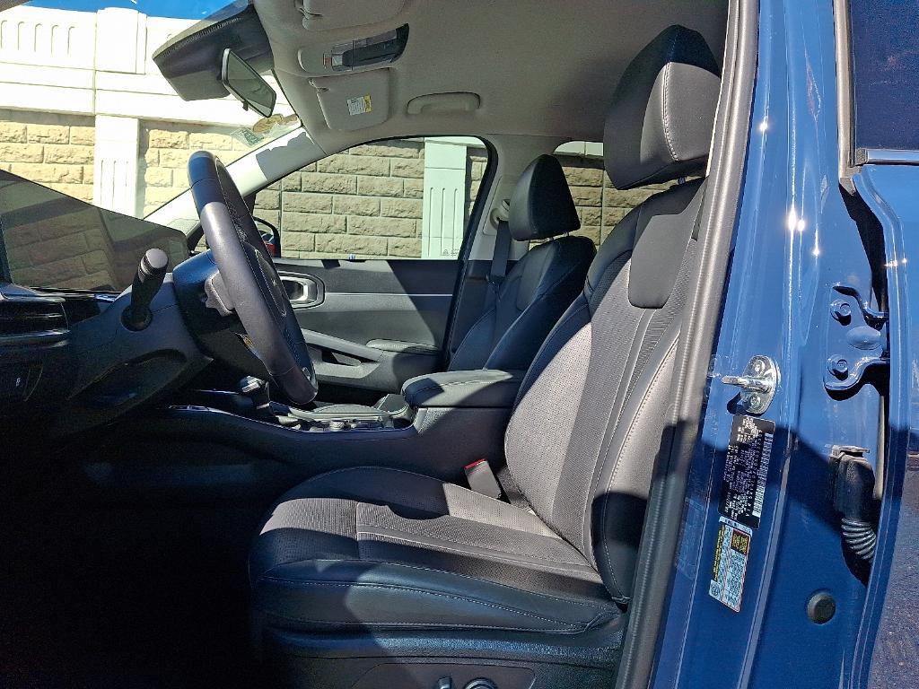used 2025 Kia Sorento car, priced at $32,837