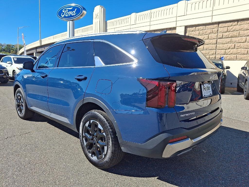 used 2025 Kia Sorento car, priced at $32,837