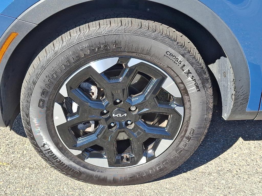 used 2025 Kia Sorento car, priced at $32,837