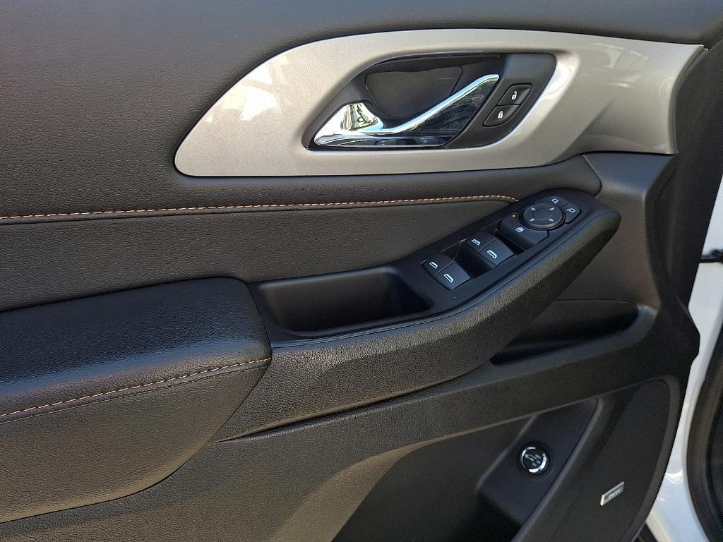 used 2020 Chevrolet Traverse car, priced at $23,150