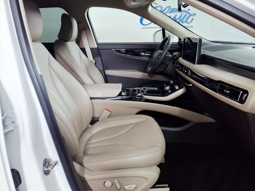 used 2023 Lincoln Nautilus car, priced at $32,969