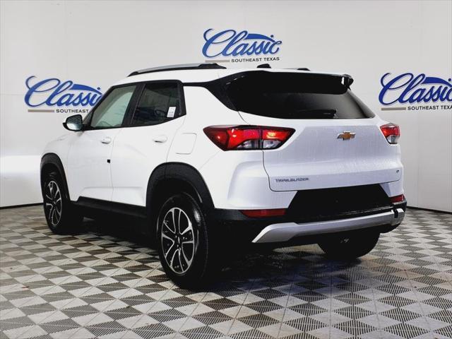 new 2025 Chevrolet TrailBlazer car, priced at $29,176