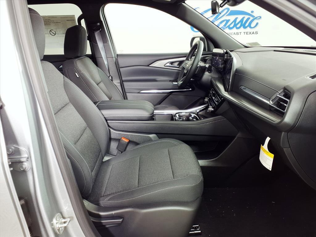 new 2026 Chevrolet Traverse car, priced at $43,920