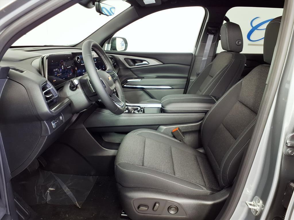 new 2026 Chevrolet Traverse car, priced at $43,920