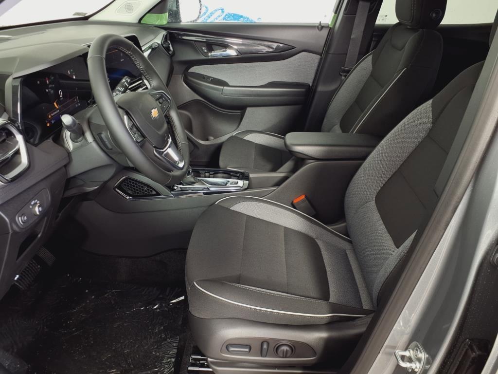 new 2025 Chevrolet TrailBlazer car, priced at $27,114