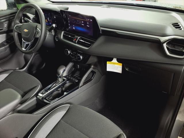 new 2025 Chevrolet TrailBlazer car, priced at $29,176