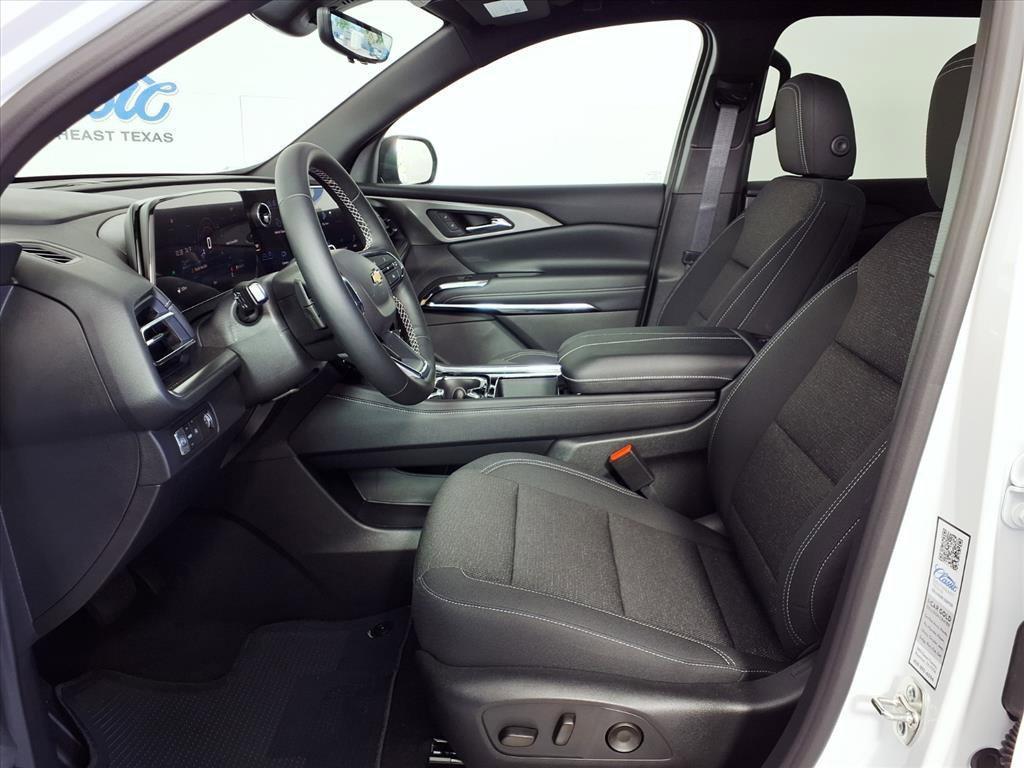 new 2026 Chevrolet Traverse car, priced at $43,920