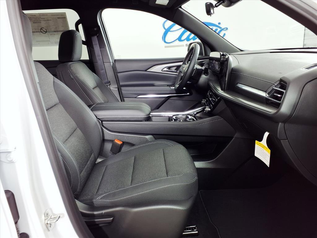 new 2026 Chevrolet Traverse car, priced at $43,920