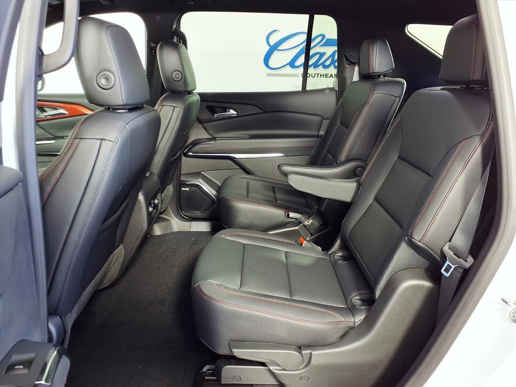 new 2026 Chevrolet Traverse car, priced at $58,450