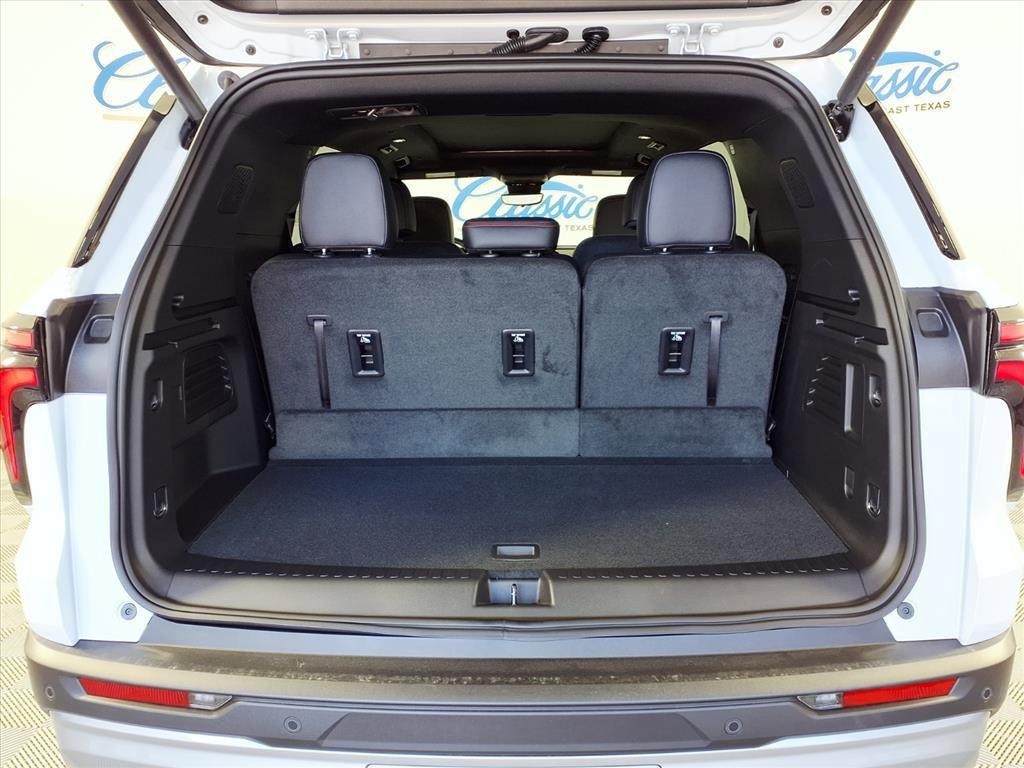 new 2026 Chevrolet Traverse car, priced at $58,450