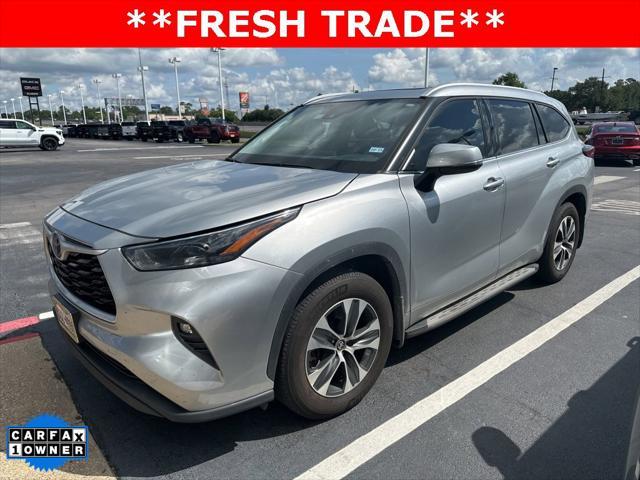 used 2022 Toyota Highlander car, priced at $33,820