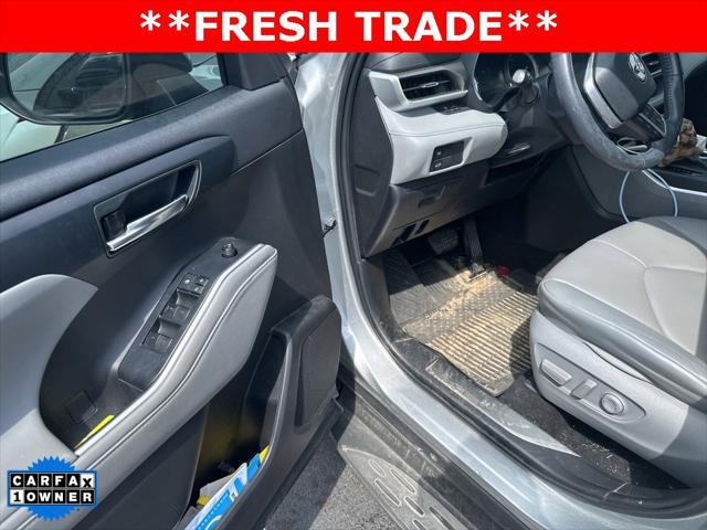 used 2022 Toyota Highlander car, priced at $33,820