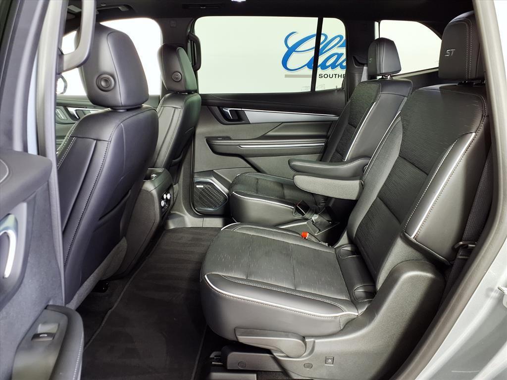 used 2025 Buick Enclave car, priced at $43,941