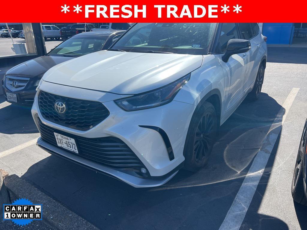 used 2023 Toyota Highlander car, priced at $39,618