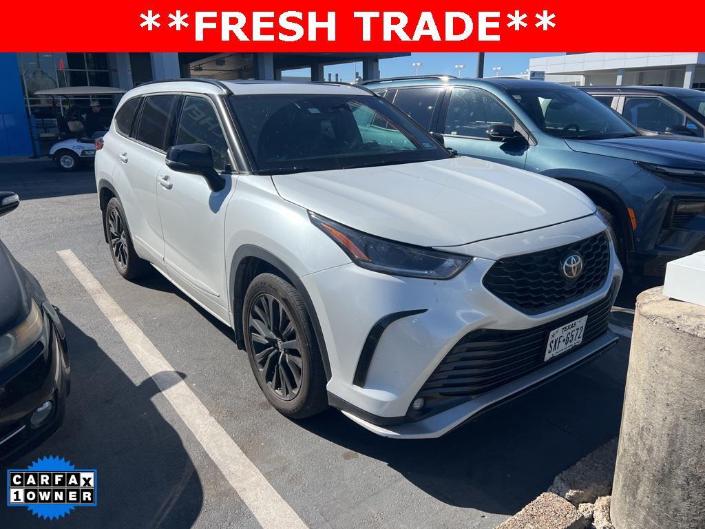 used 2023 Toyota Highlander car, priced at $39,618