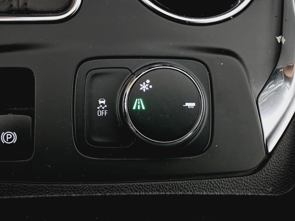 used 2020 Chevrolet Traverse car, priced at $18,823