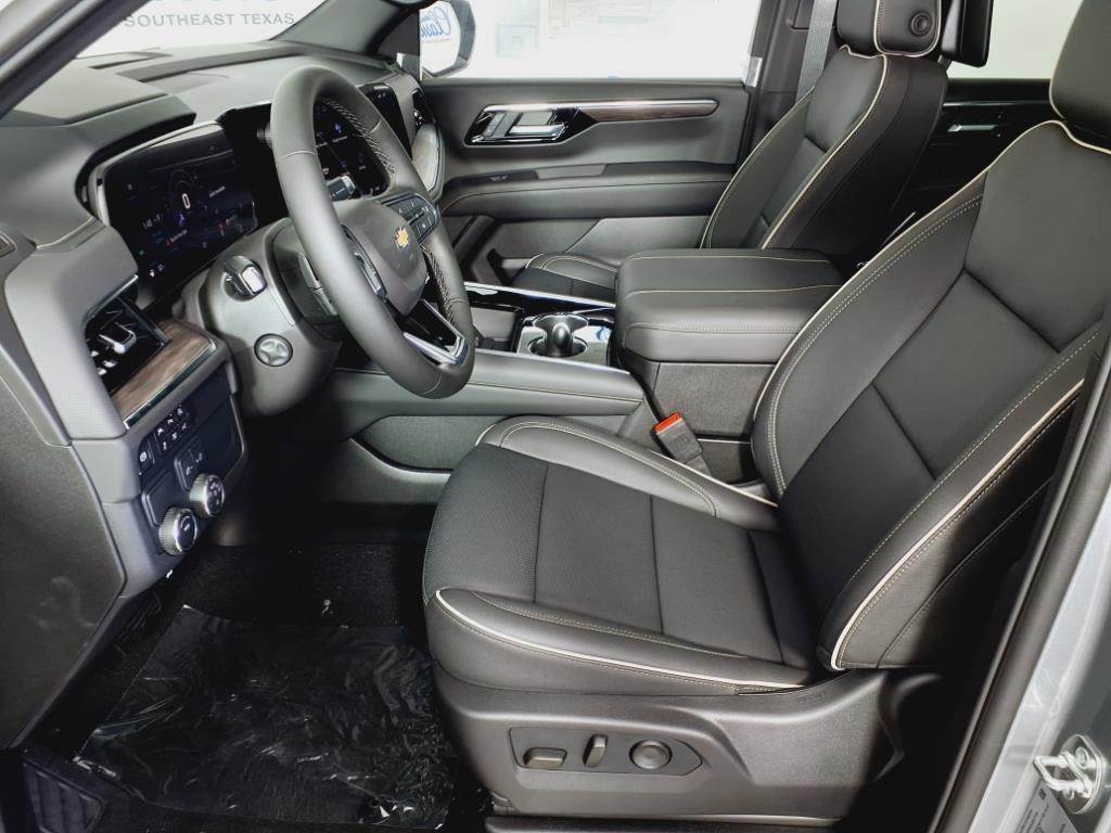 new 2025 Chevrolet Suburban car, priced at $79,479