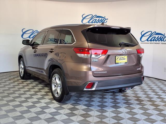 used 2019 Toyota Highlander car, priced at $31,995