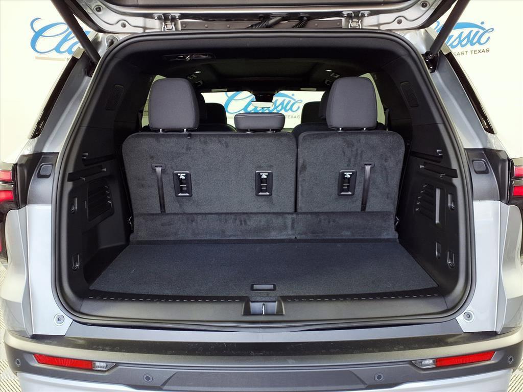 new 2026 Chevrolet Traverse car, priced at $46,715