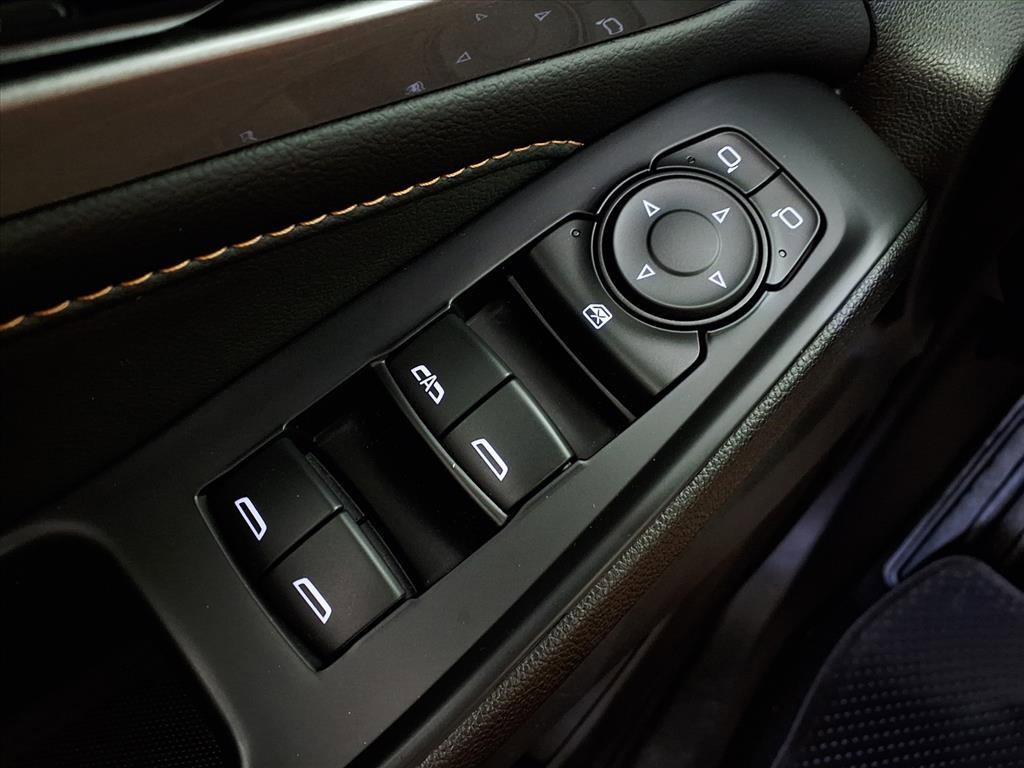 used 2021 Chevrolet Traverse car, priced at $29,883