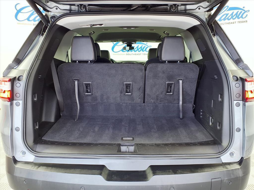 used 2021 Chevrolet Traverse car, priced at $29,883