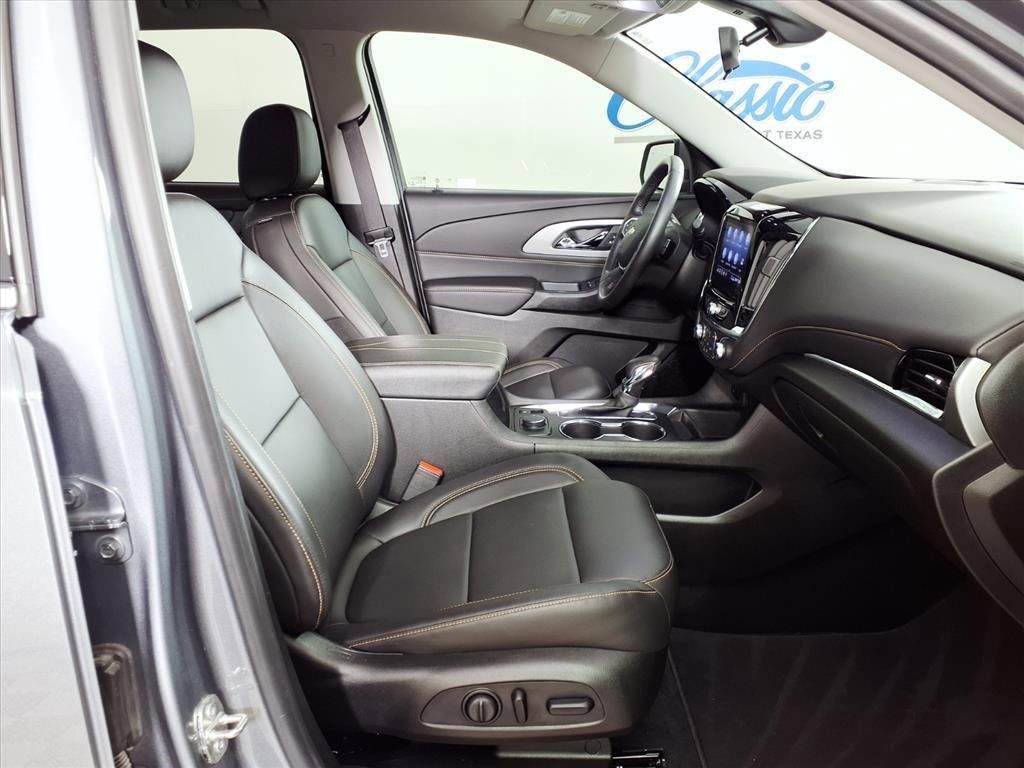used 2021 Chevrolet Traverse car, priced at $29,883