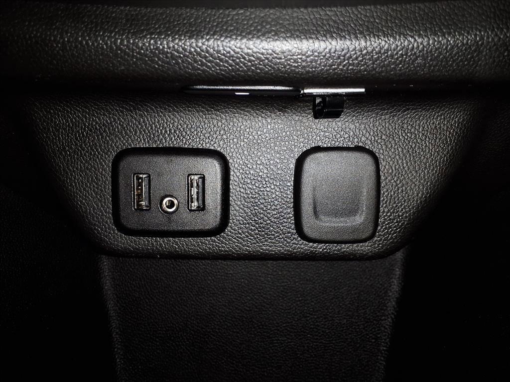 used 2021 Chevrolet Traverse car, priced at $29,883