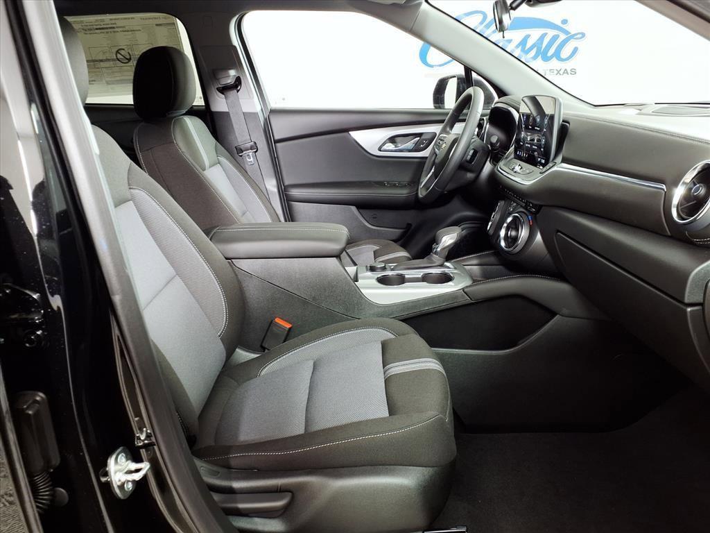 new 2025 Chevrolet Blazer car, priced at $35,363