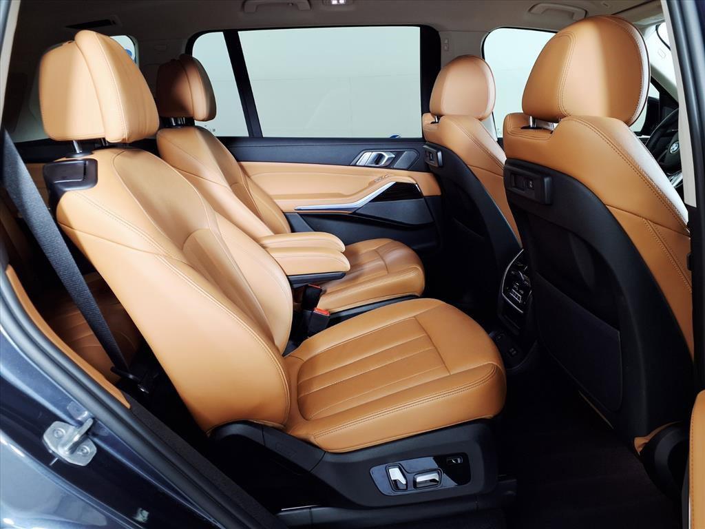 used 2021 BMW X7 car, priced at $34,513