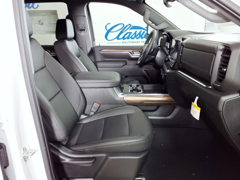 new 2025 Chevrolet Silverado 2500 car, priced at $70,701