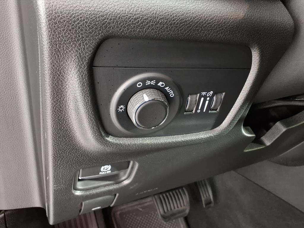 used 2024 Jeep Grand Cherokee car, priced at $26,989